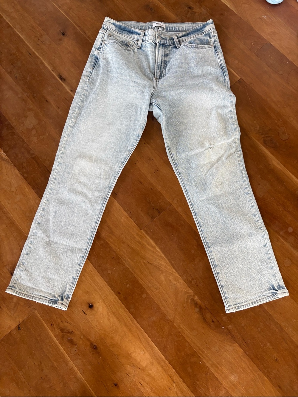 Light Wash Women’s Jeans - Casual Straight Fit